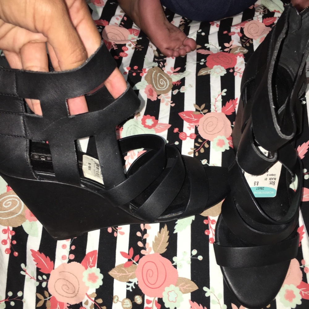 BCBG WEDGES